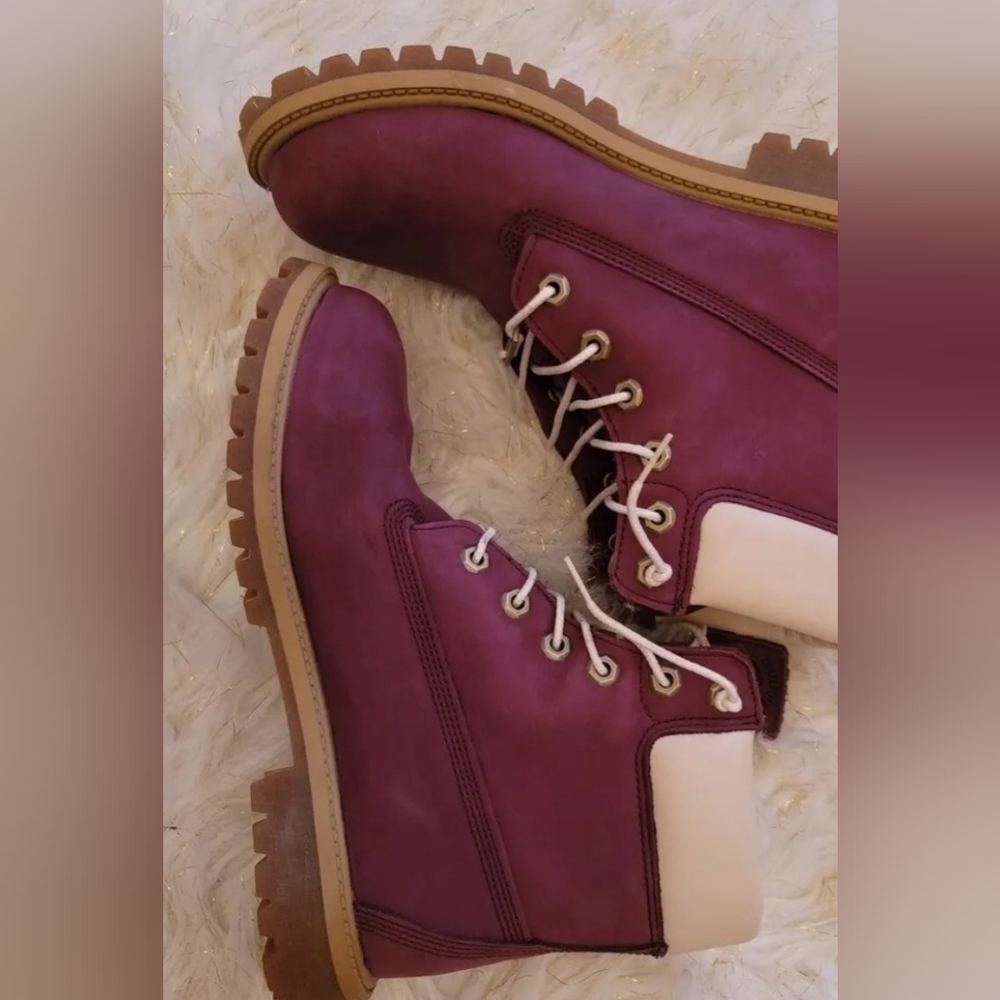 NWOTimberland Port Royal Ltd Ed 6" Double Collar Purple with cream upper size 13